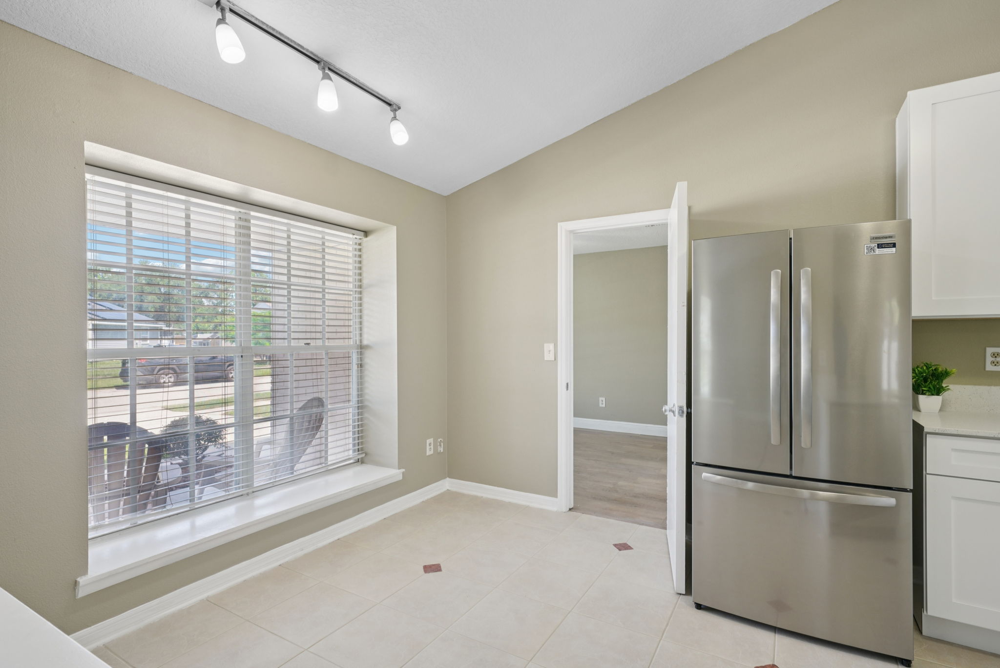 Clermont St-L2706-023