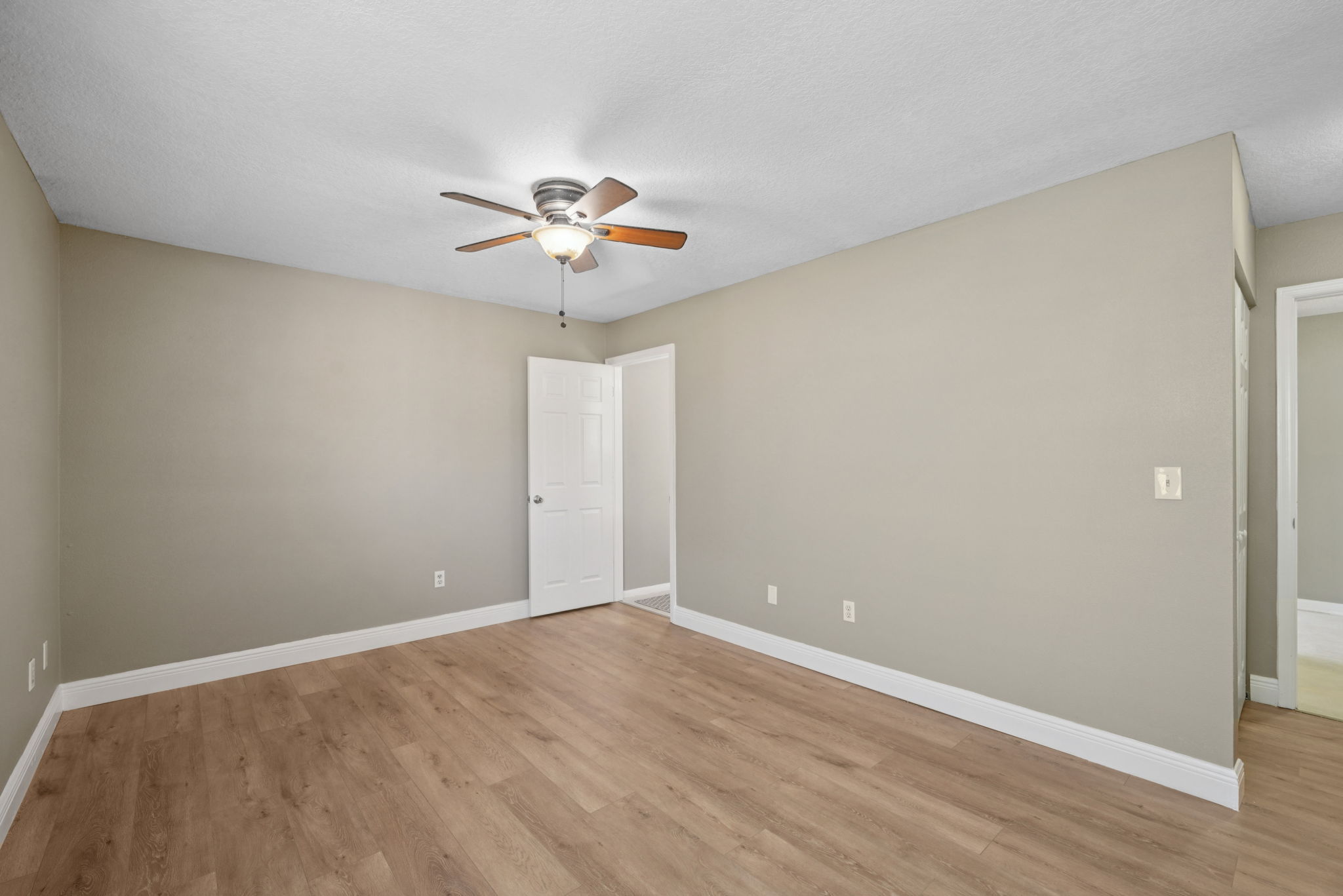 Clermont St-L2706-040
