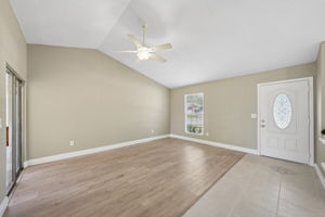 Clermont St-L2706-010