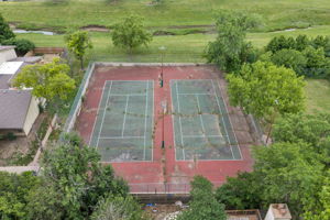  Photo 44