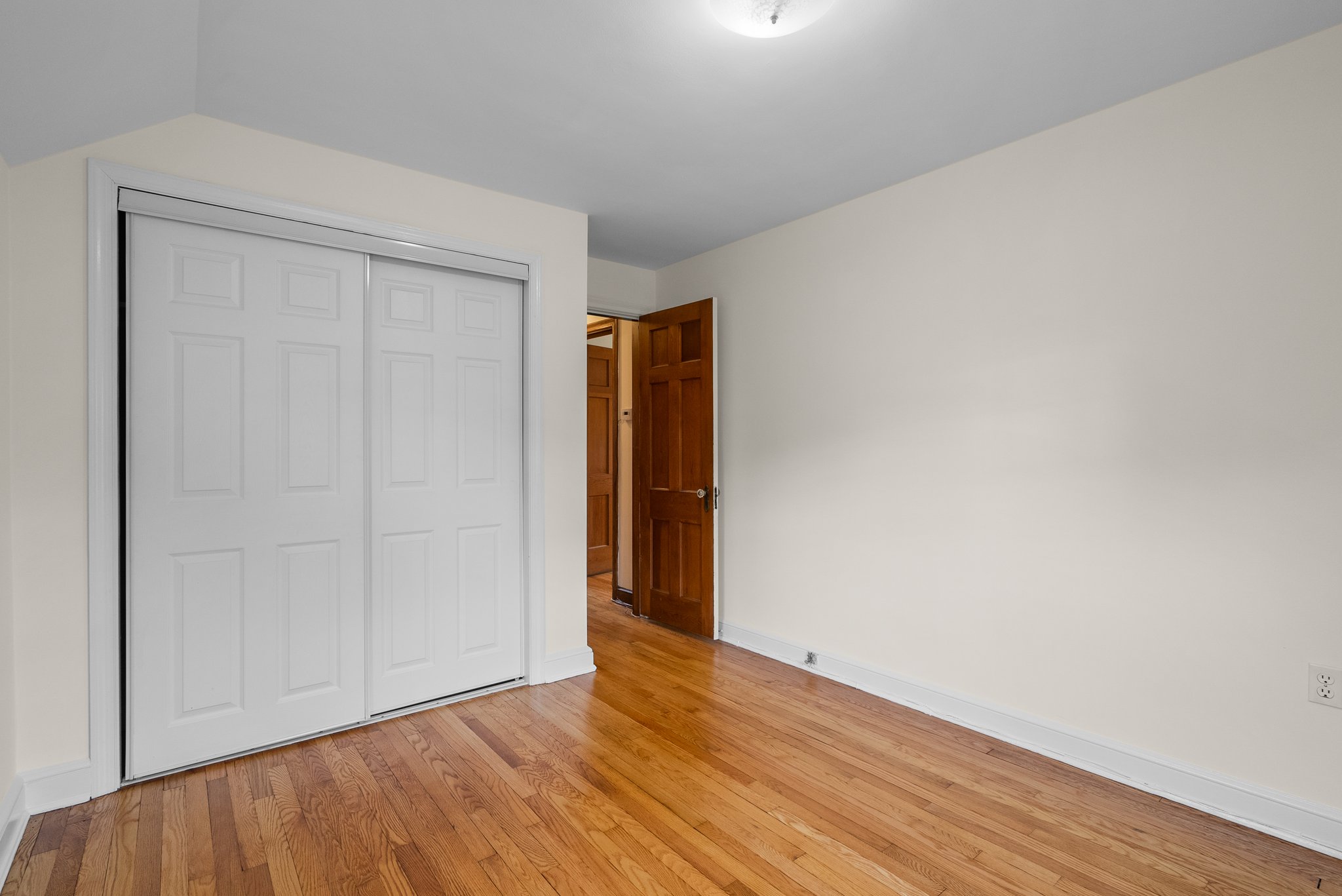 29. 8202 Cedar St.jpg