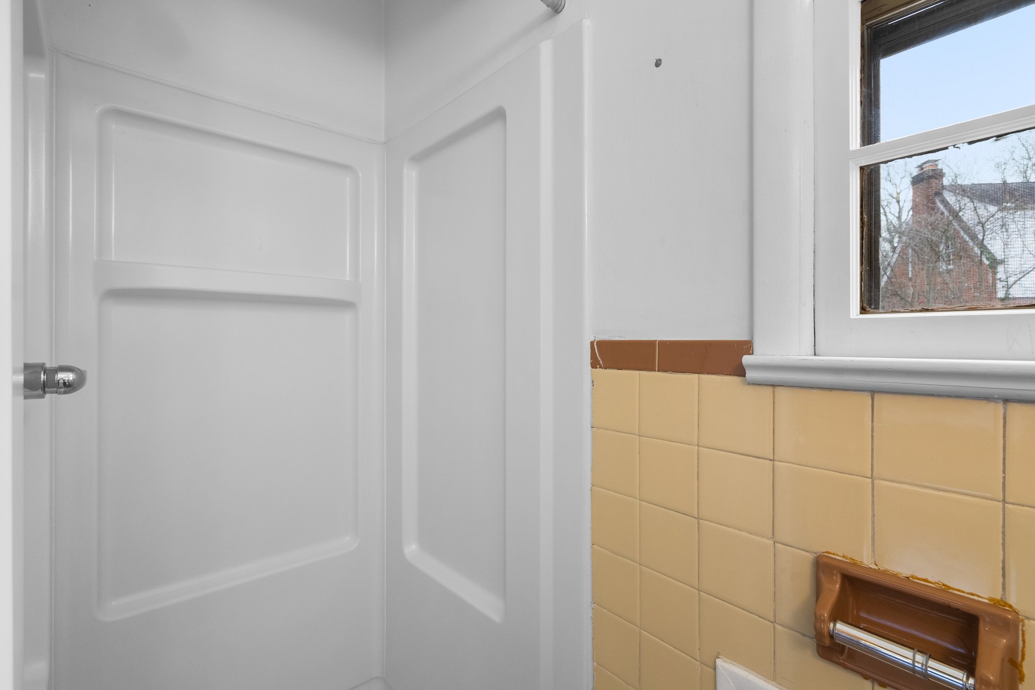 20. 8202 Cedar St.jpg