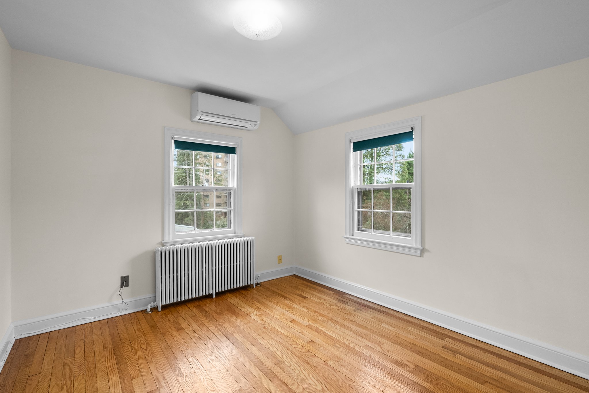 27. 8202 Cedar St.jpg