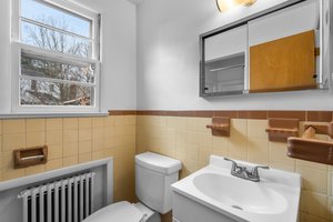 19. 8202 Cedar St.jpg