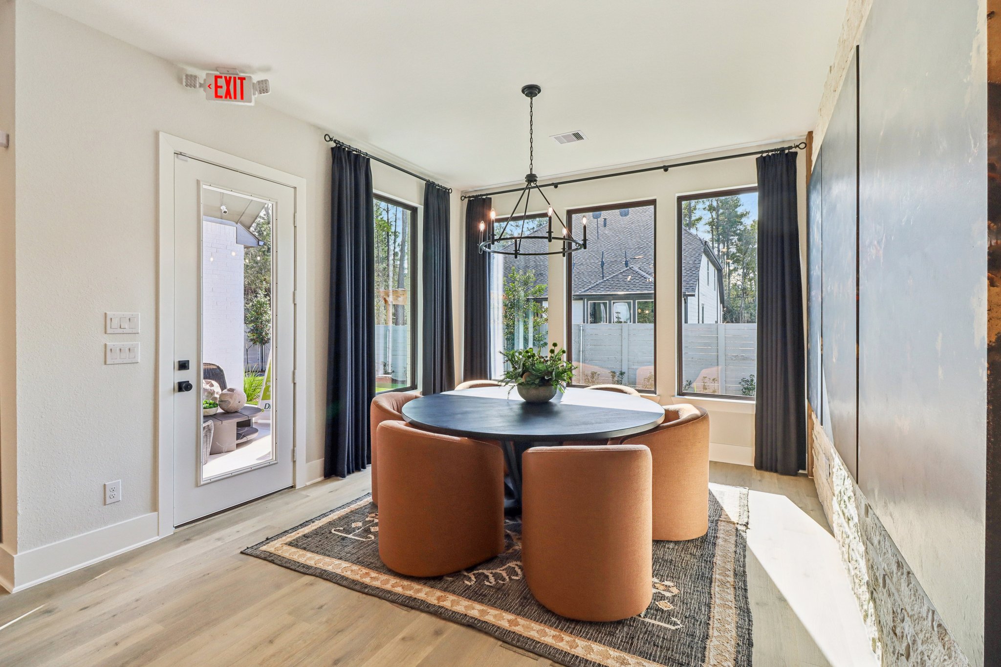 8203 Folks Street-S2101-009.jpg