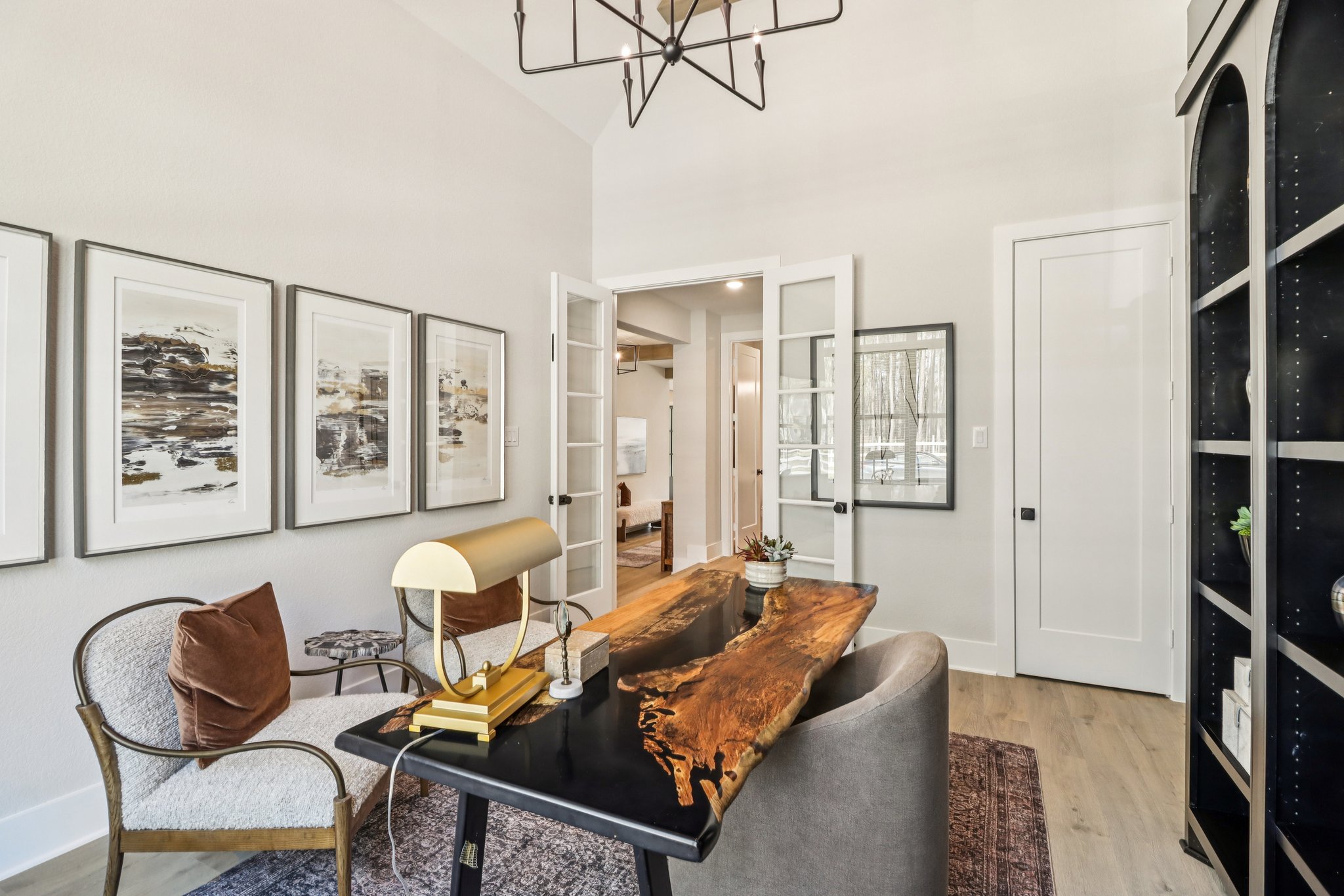 8203 Folks Street-S2101-018.jpg