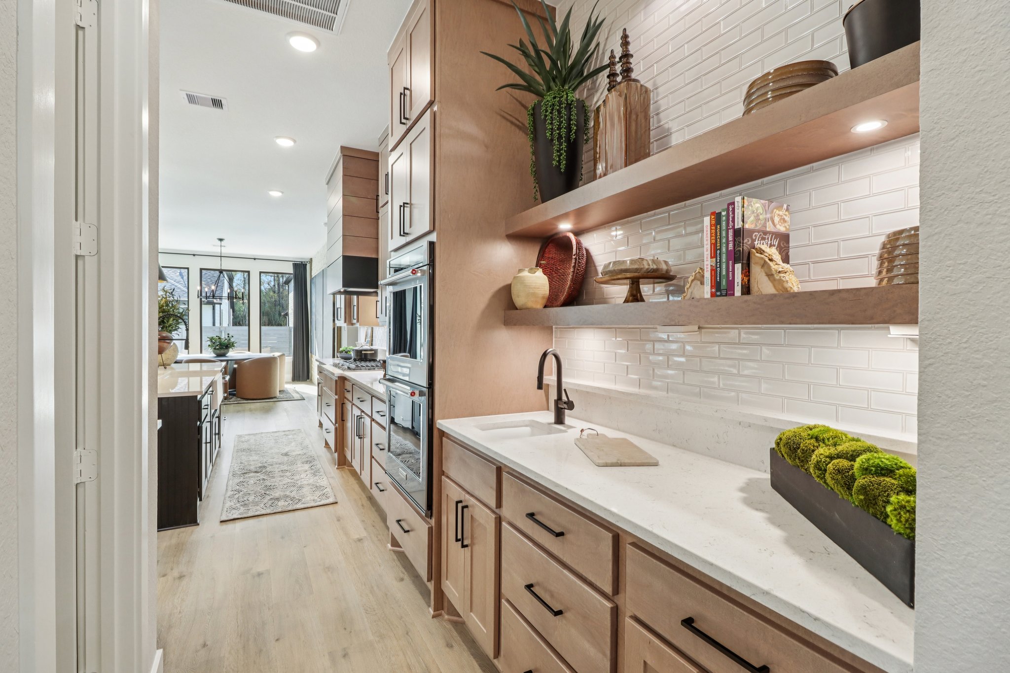 8203 Folks Street-S2101-023.jpg