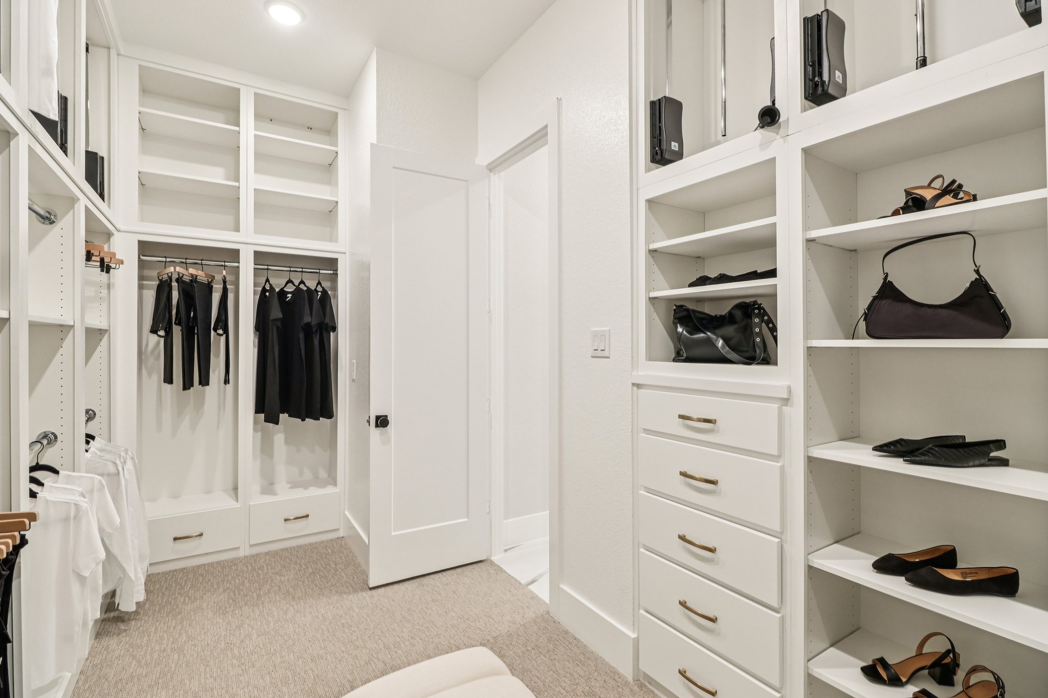 8203 Folks Street-S2101-032.jpg