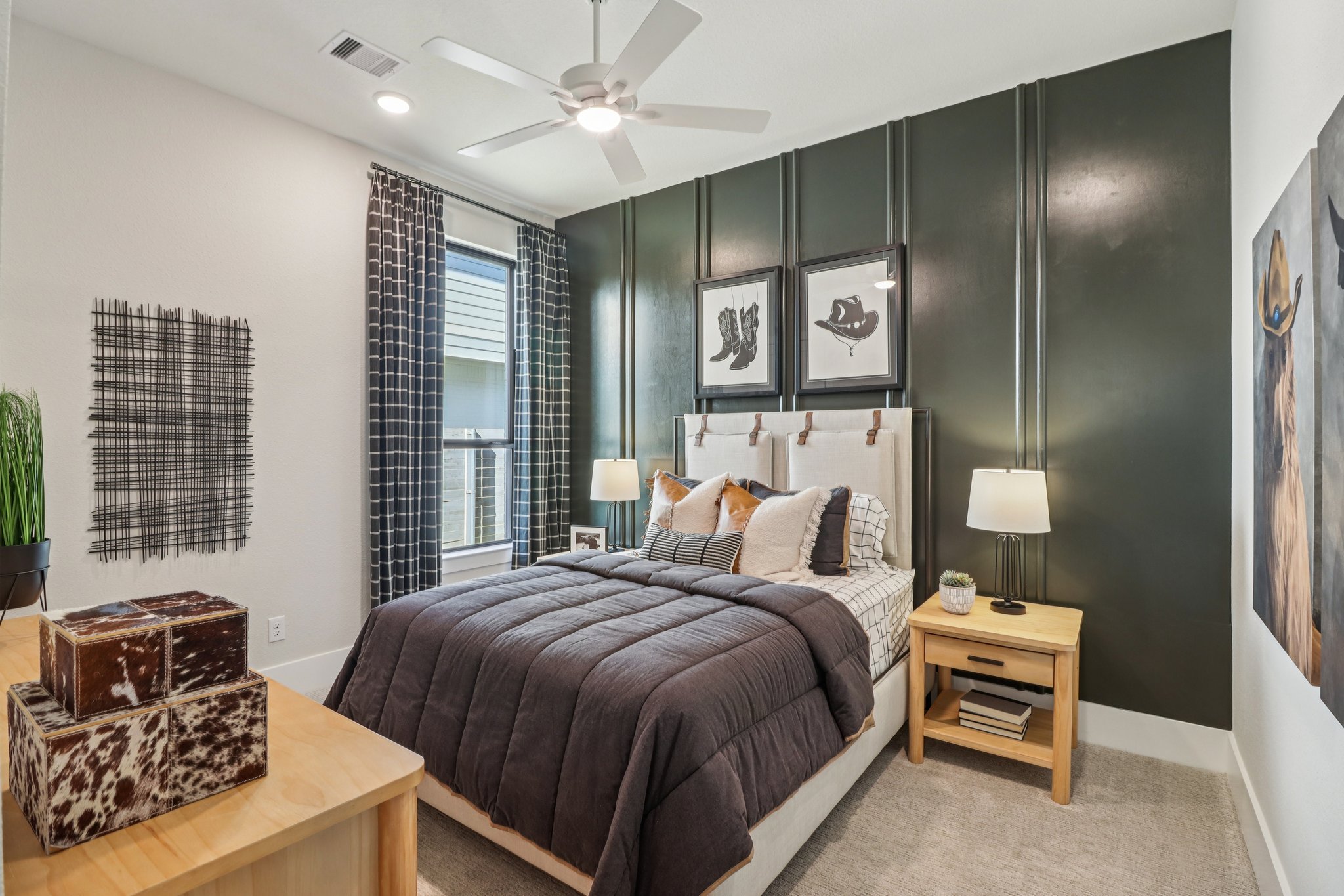 8203 Folks Street-S2101-036.jpg