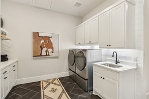 8203 Folks Street-S2101-025.jpg