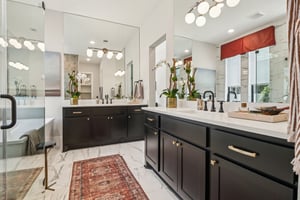 8203 Folks Street-S2101-030.jpg