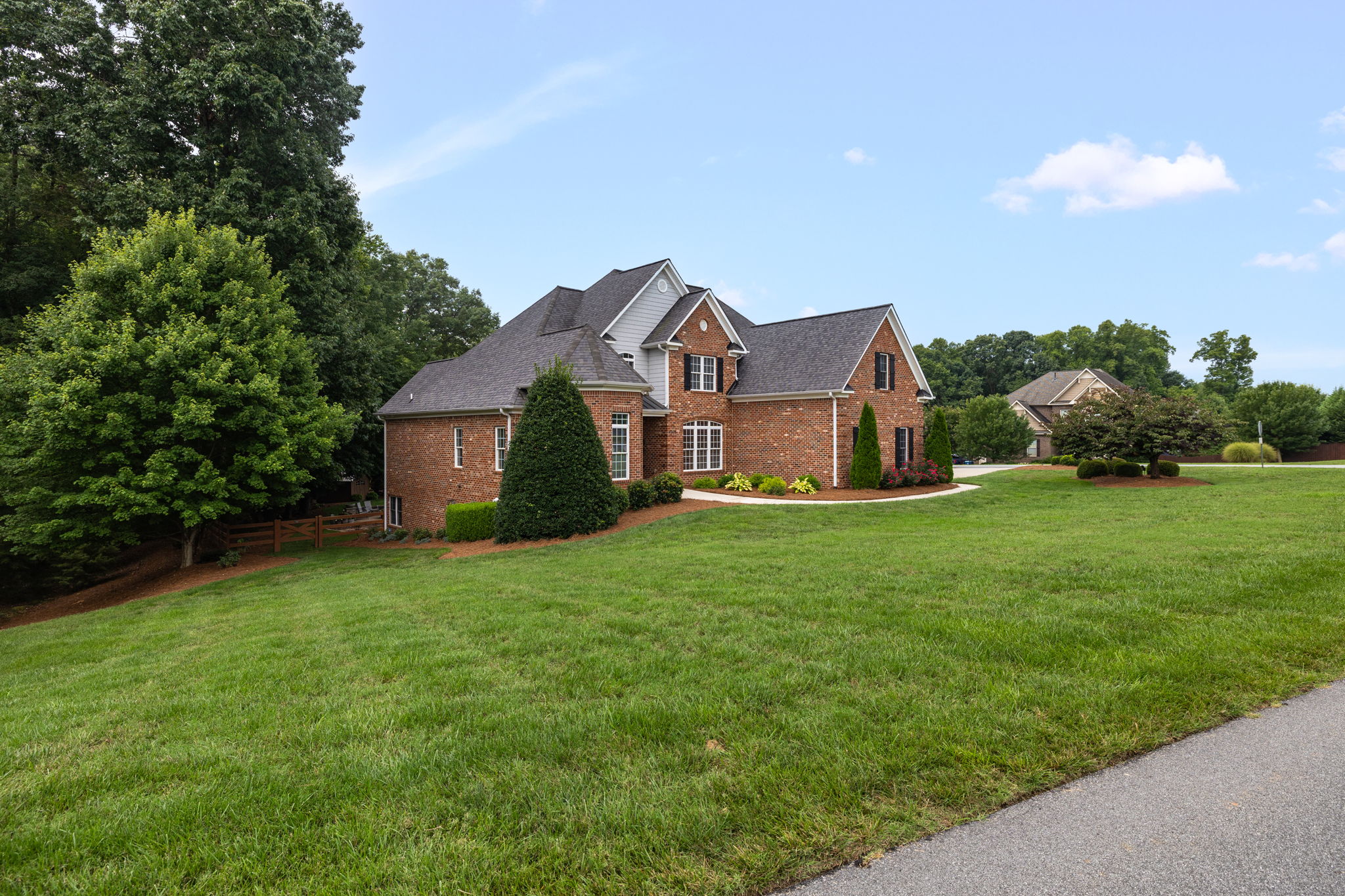 8205 Brotherstwo Rd-3