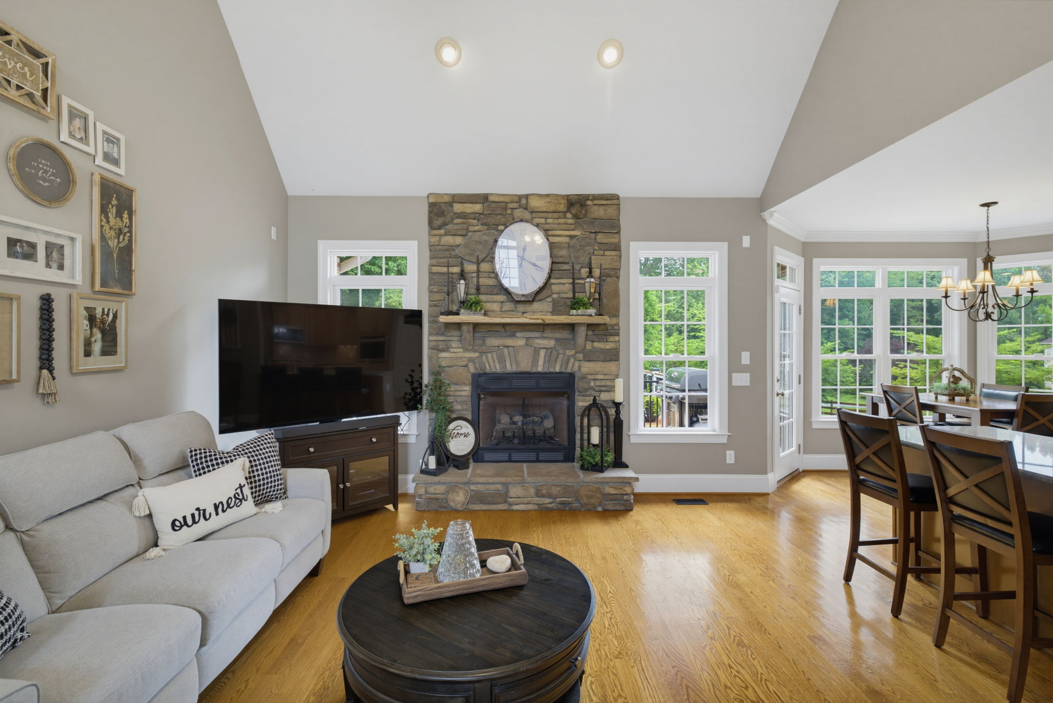 8205 Brotherstwo Rd-8