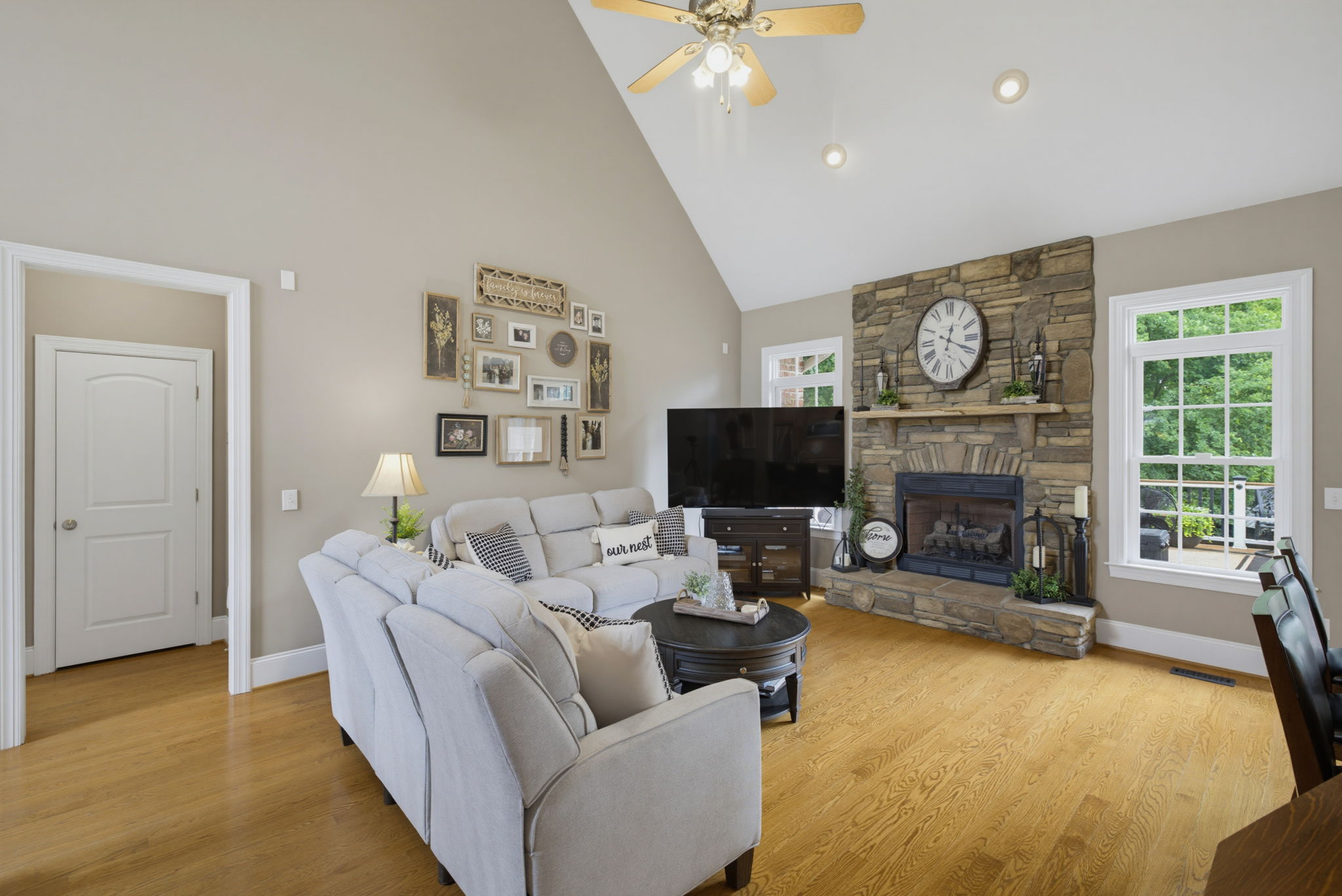 8205 Brotherstwo Rd-9