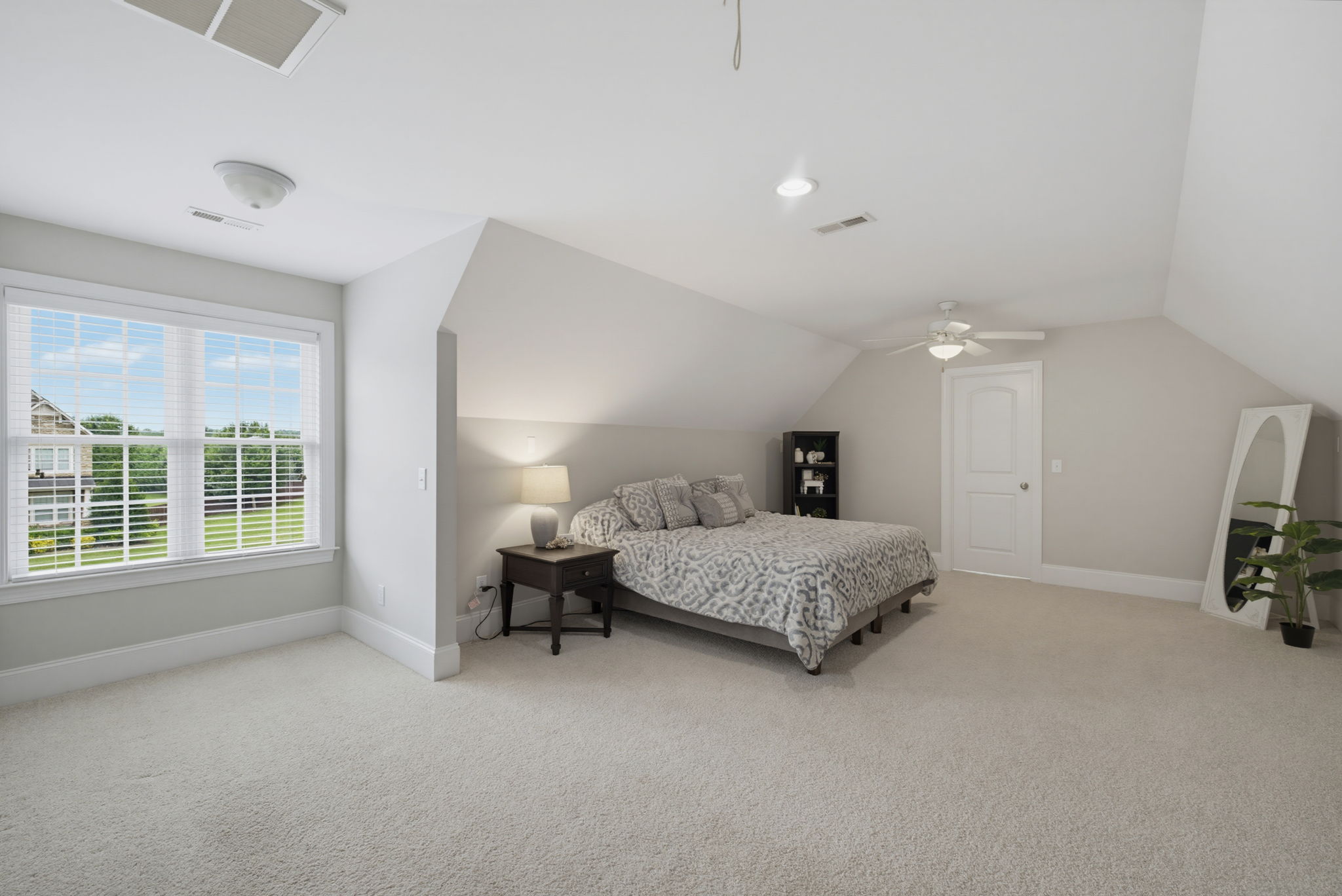 8205 Brotherstwo Rd-31