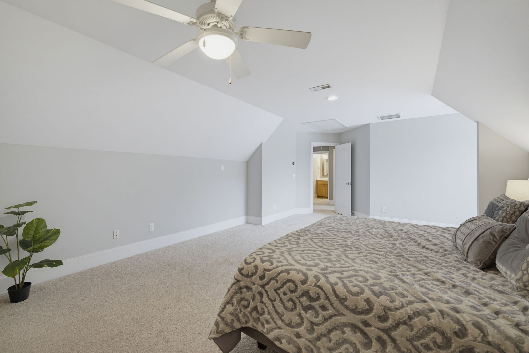 8205 Brotherstwo Rd-32