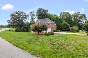 8205 Brotherstwo Rd-4