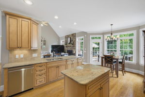 8205 Brotherstwo Rd-14