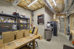 8205 Brotherstwo Rd-44