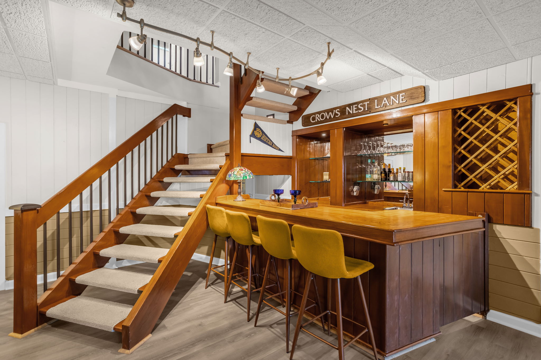 8205 Crow's Nest Ln-35