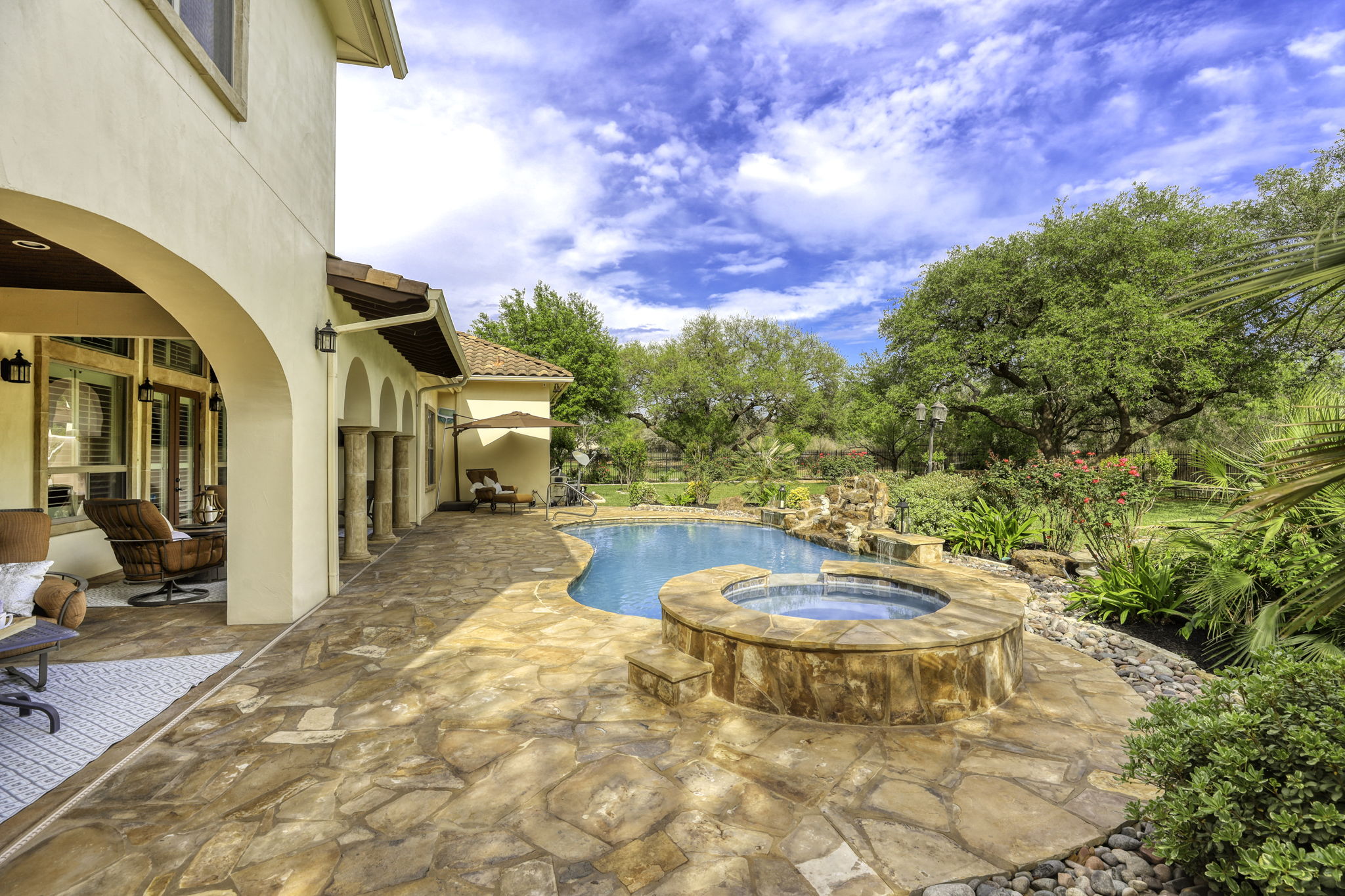  Photo 50