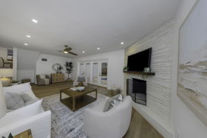  Photo 76
