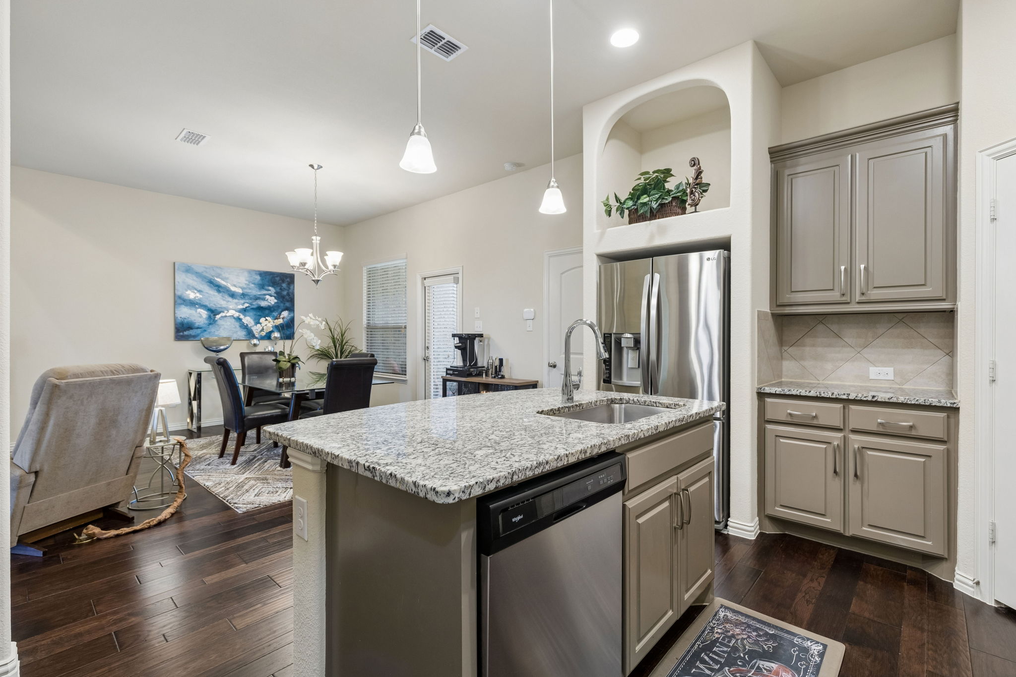 8209Main_014