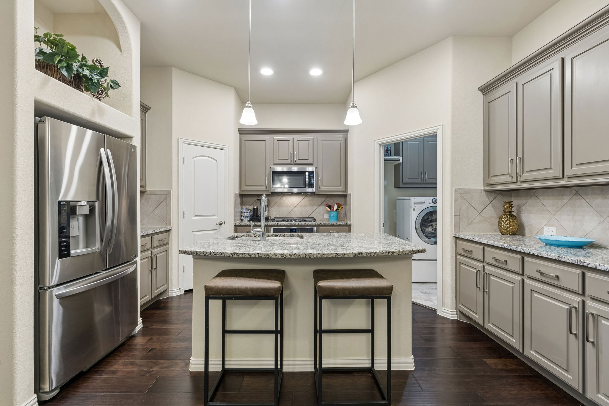 8209Main_015