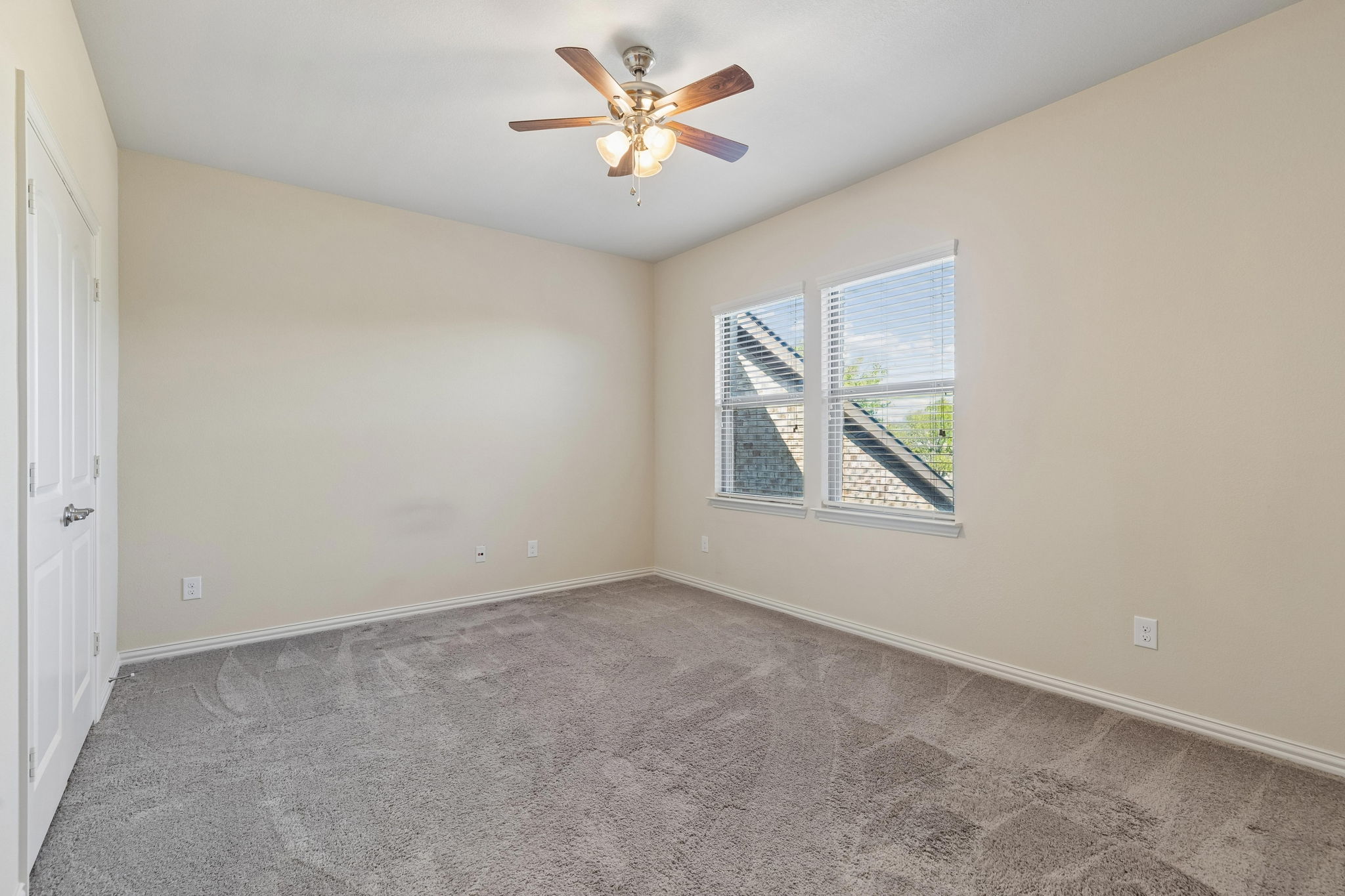 8209Main_032