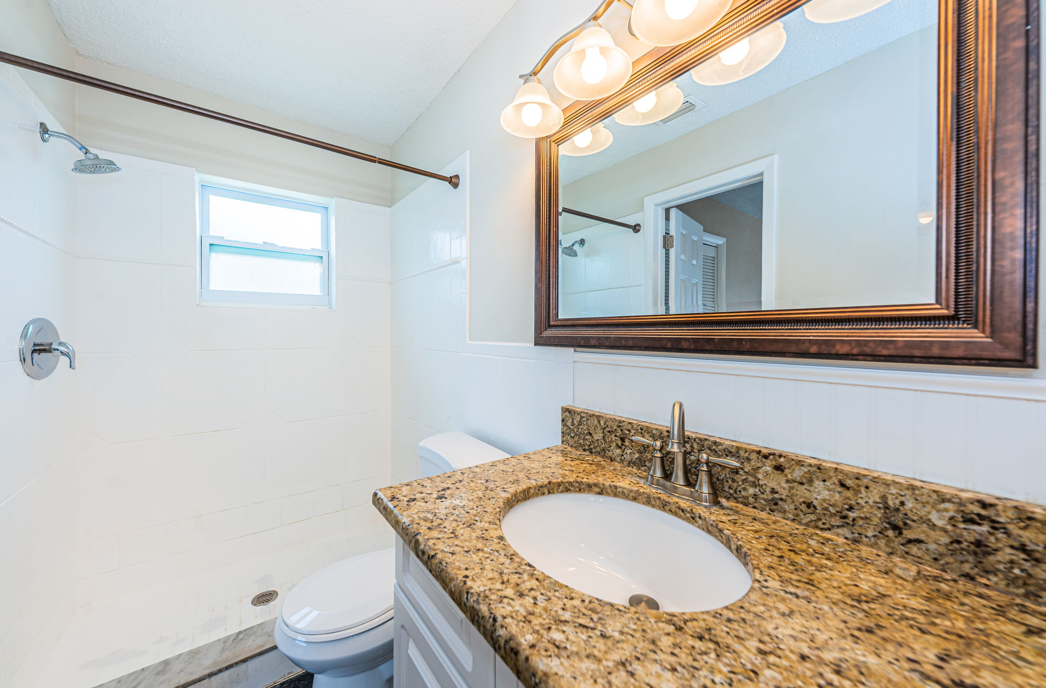Master Bathroom1a