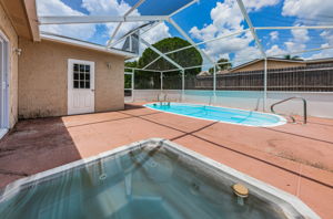 Patio and Hot Tub2