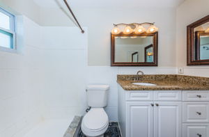 Master Bathroom1b