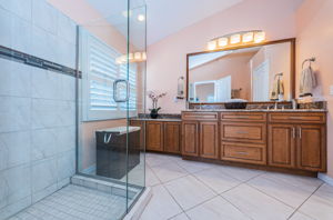 Master Bathroom1c