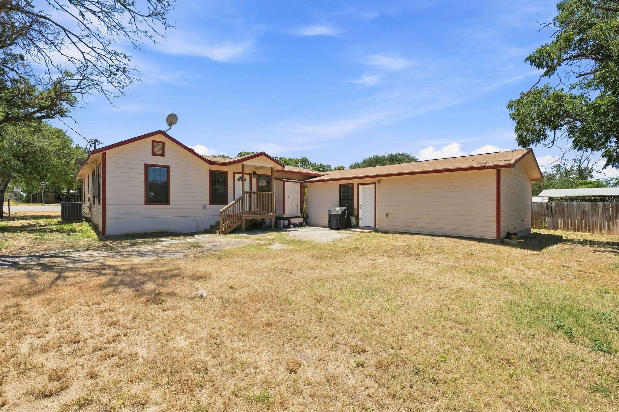  Photo 33
