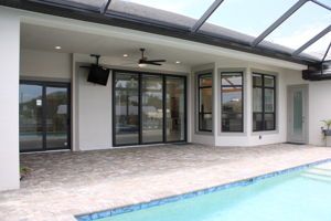 Pool/ Lanai