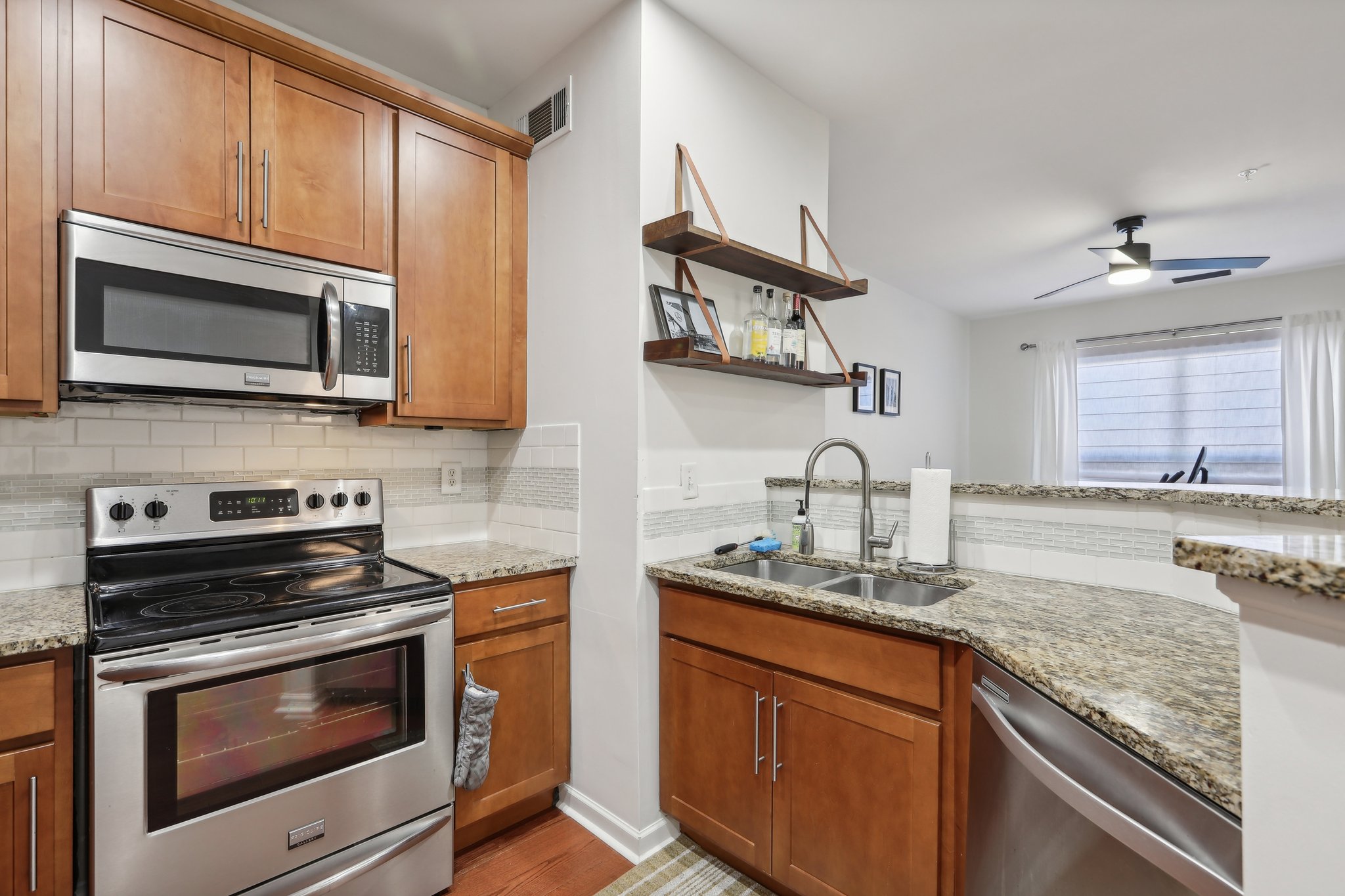 Ralph McGill Blvd NE 2113-012.jpg