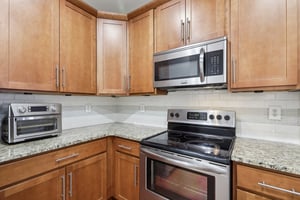 Ralph McGill Blvd NE 2113-013.jpg