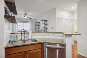 Ralph McGill Blvd NE 2113-014.jpg