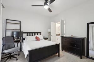 Ralph McGill Blvd NE 2113-017.jpg