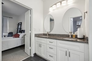 Ralph McGill Blvd NE 2113-021.jpg