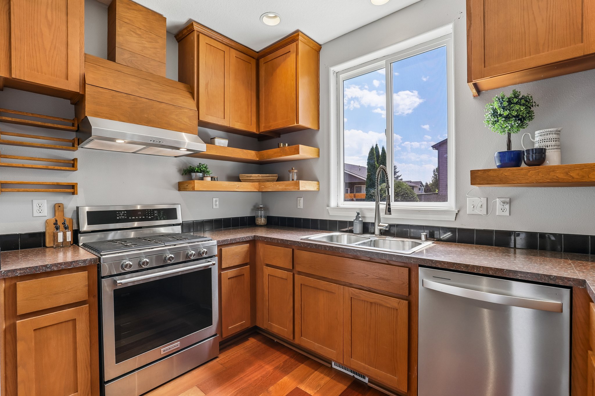 SE 11th St-S1607-036.jpg