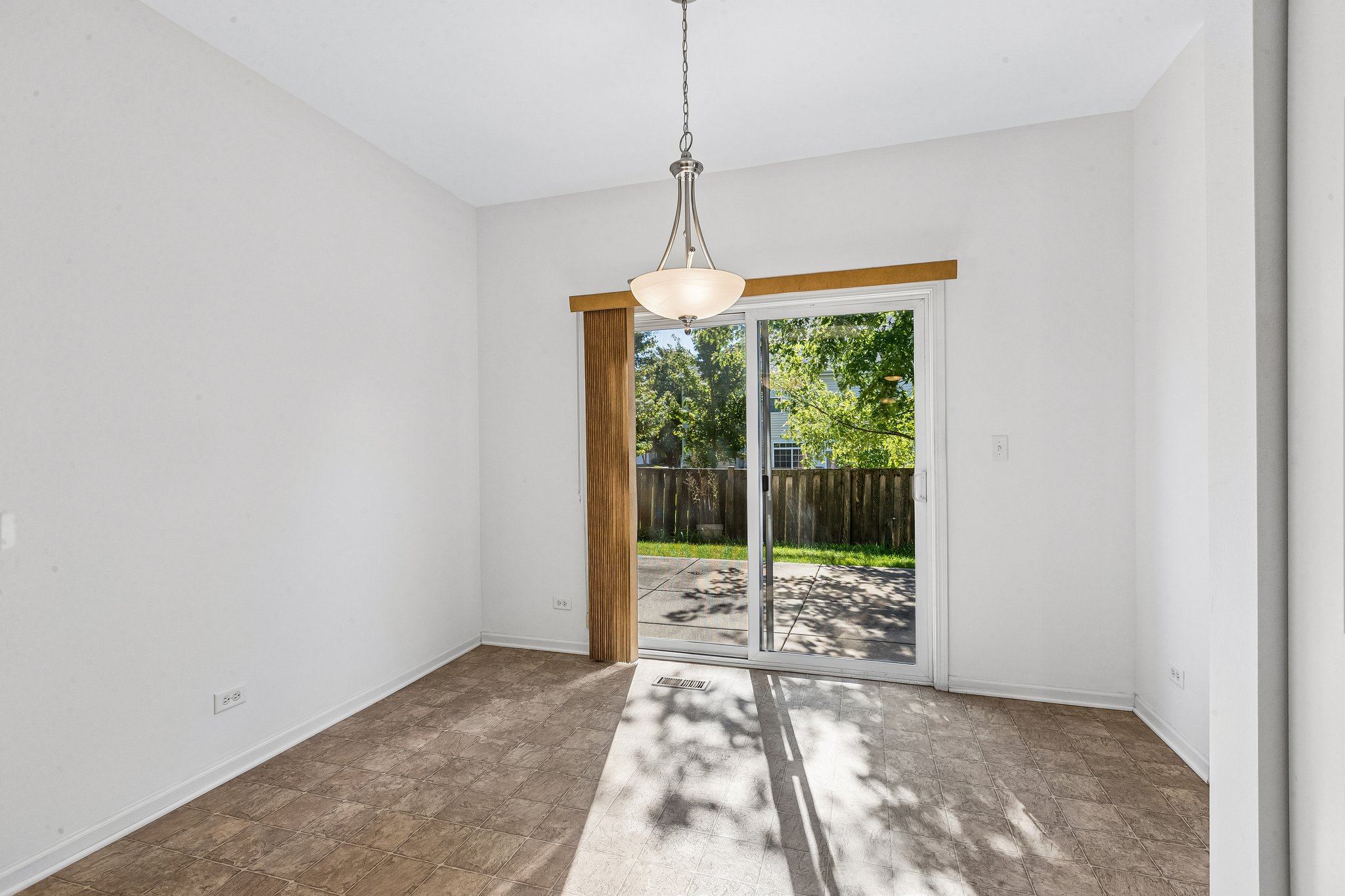 Tremont Ln-S0710-010.jpg