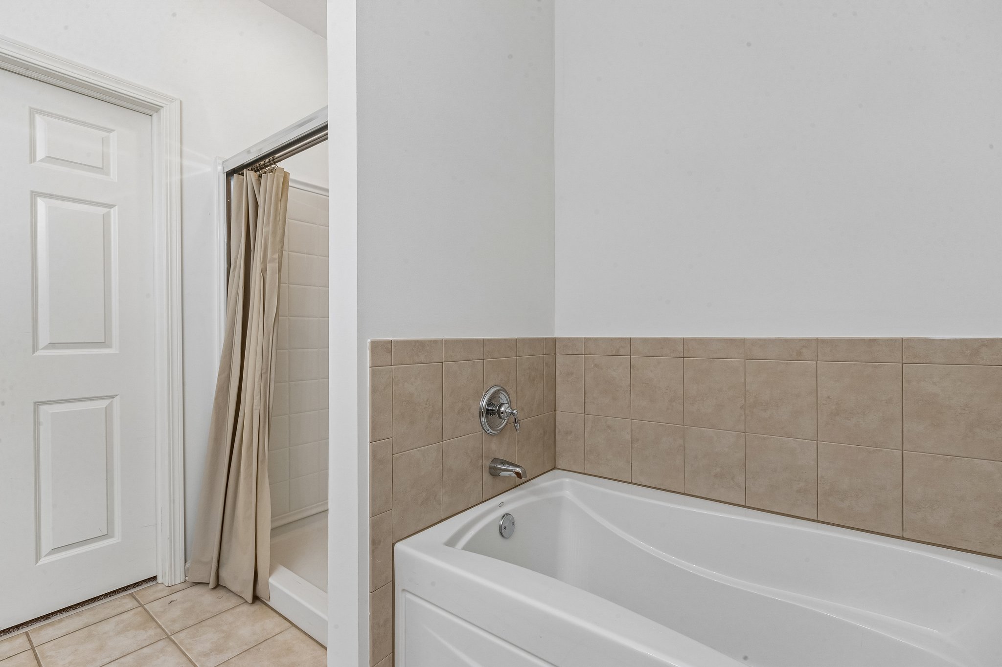 Tremont Ln-S0710-026.jpg