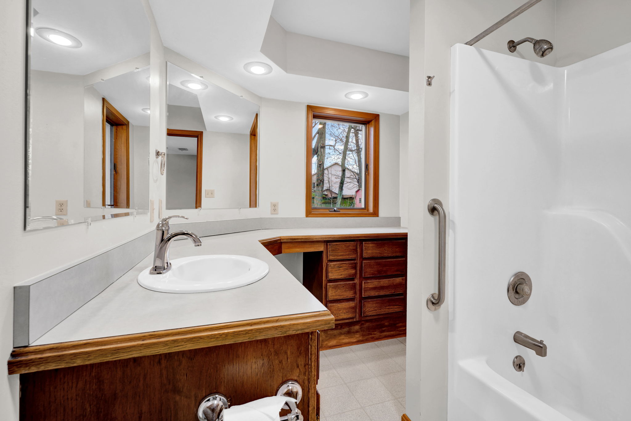 Primary EnSuite Bathroom