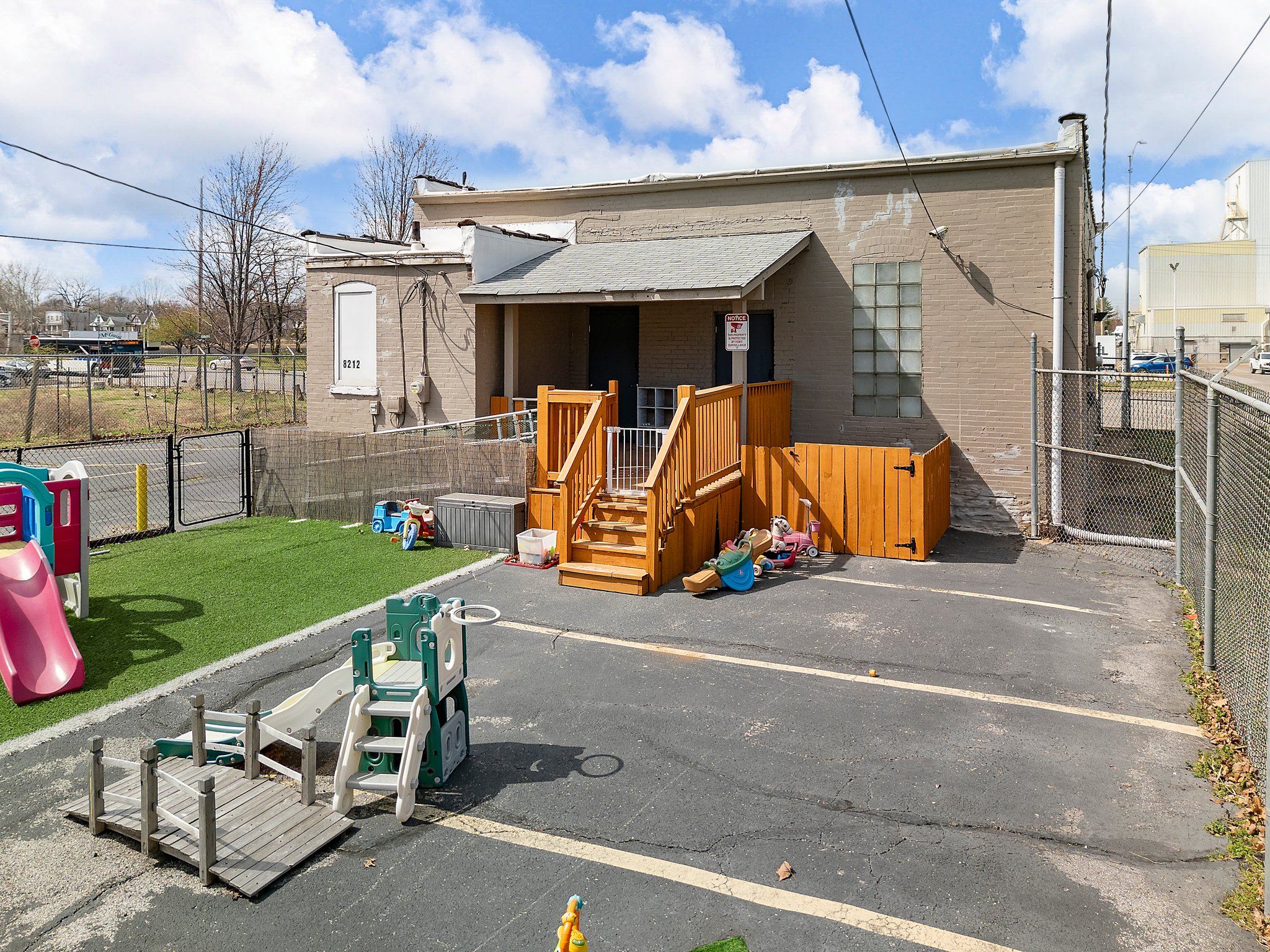  Photo 42