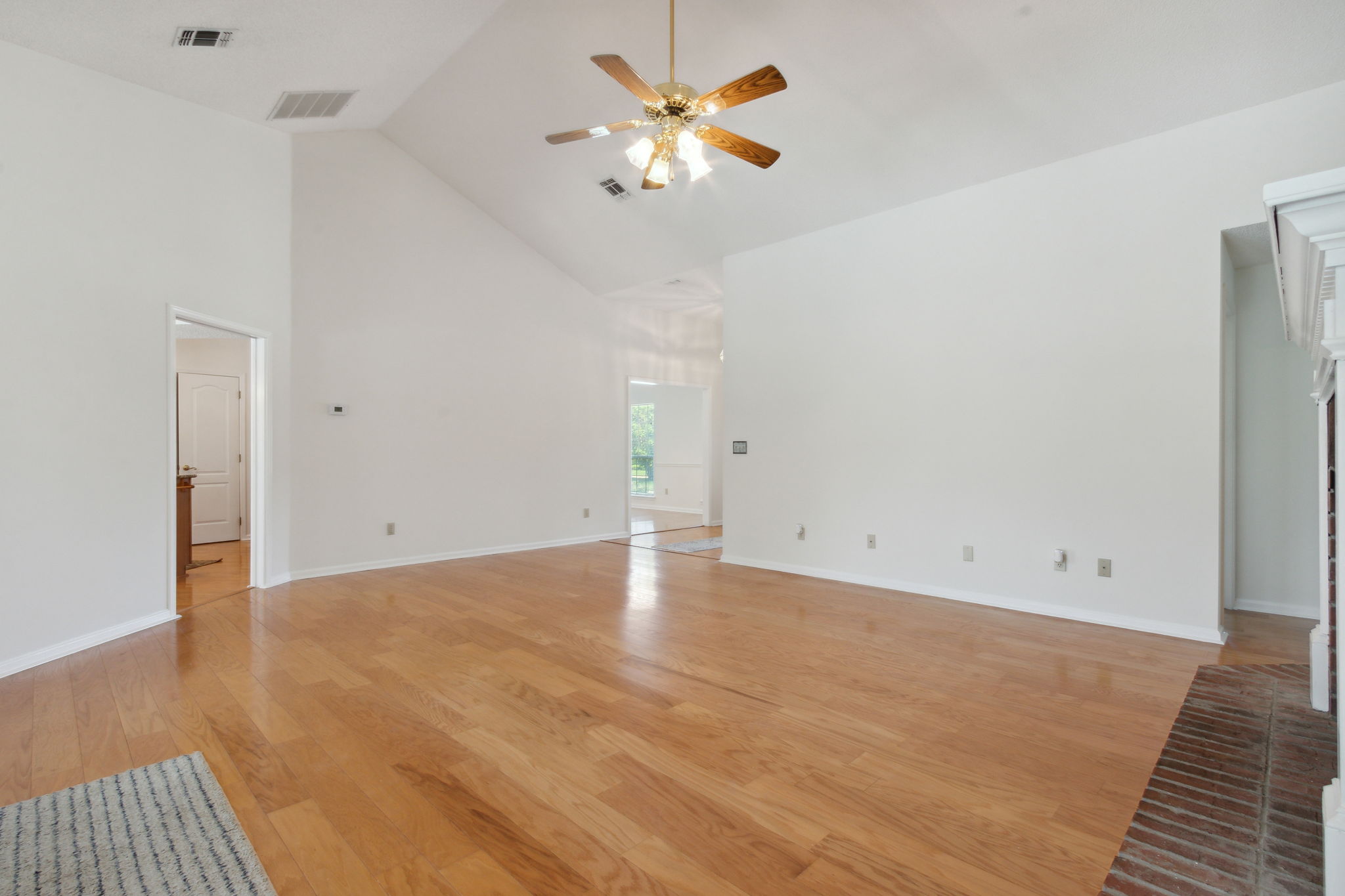 Living Room/Kitchen