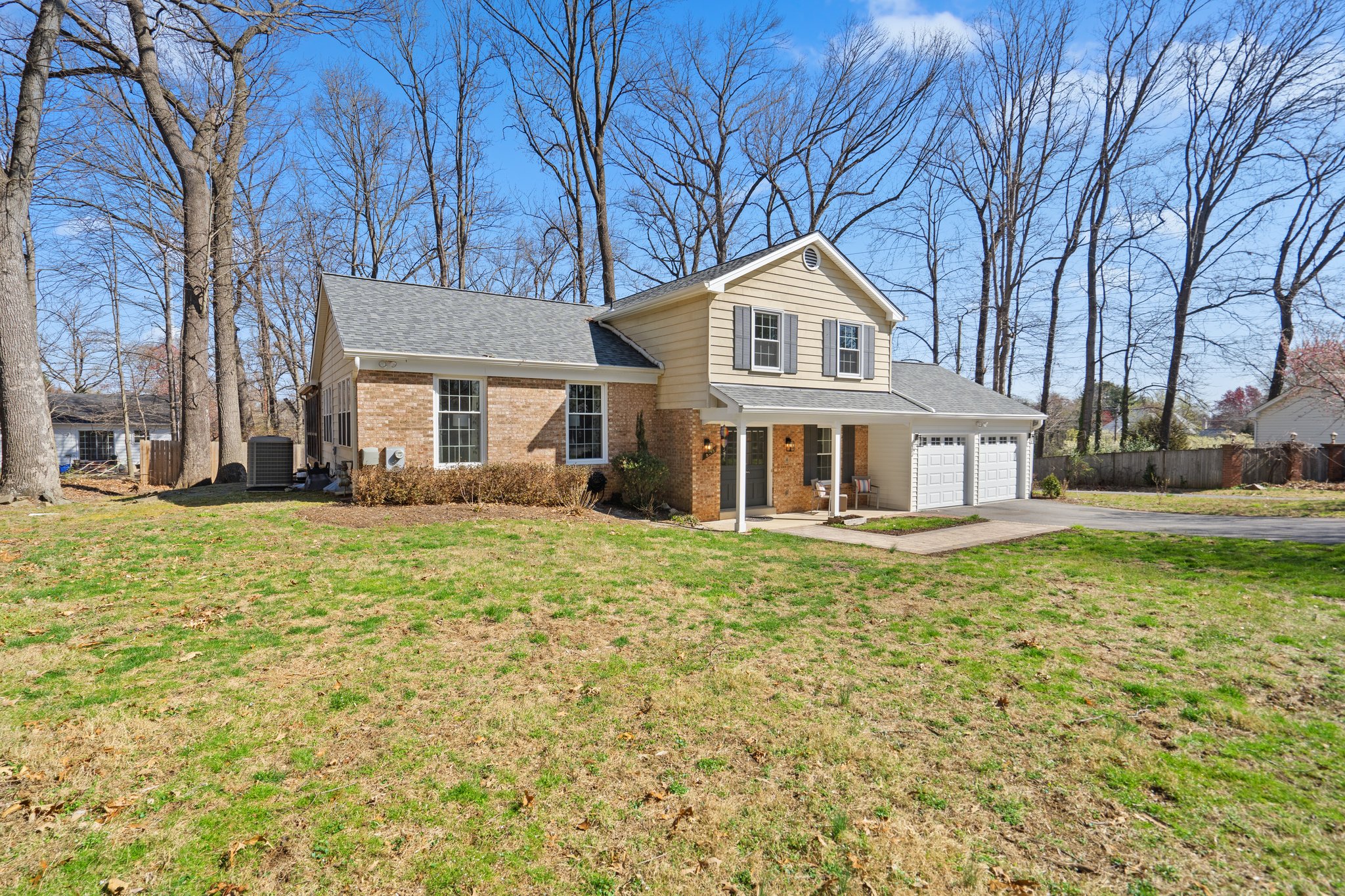 02. 8213 Killean Way.jpg