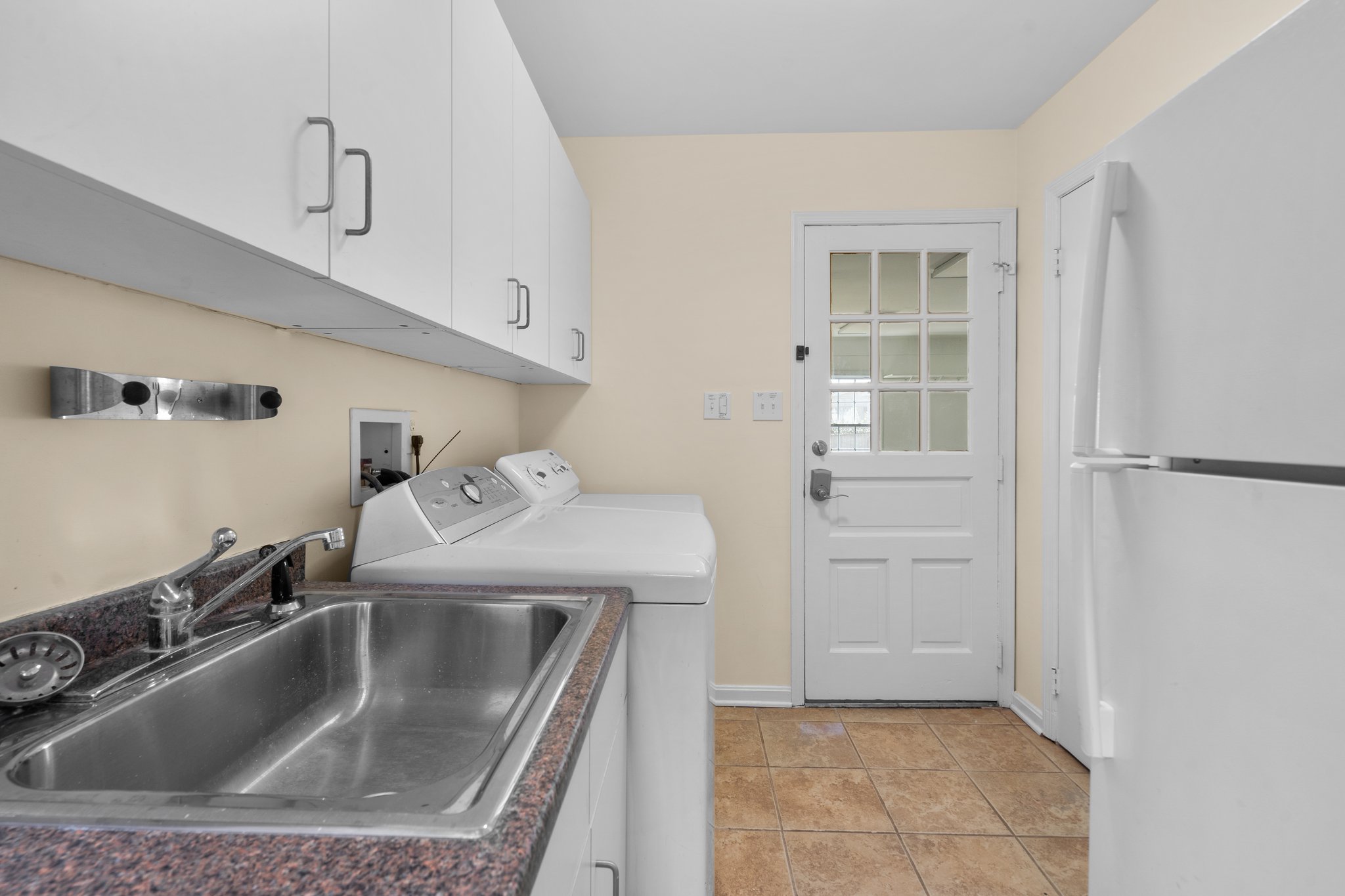 26. 8213 Killean Way.jpg