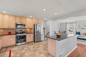 15. 8213 Killean Way.jpg