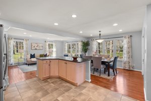 20. 8213 Killean Way.jpg